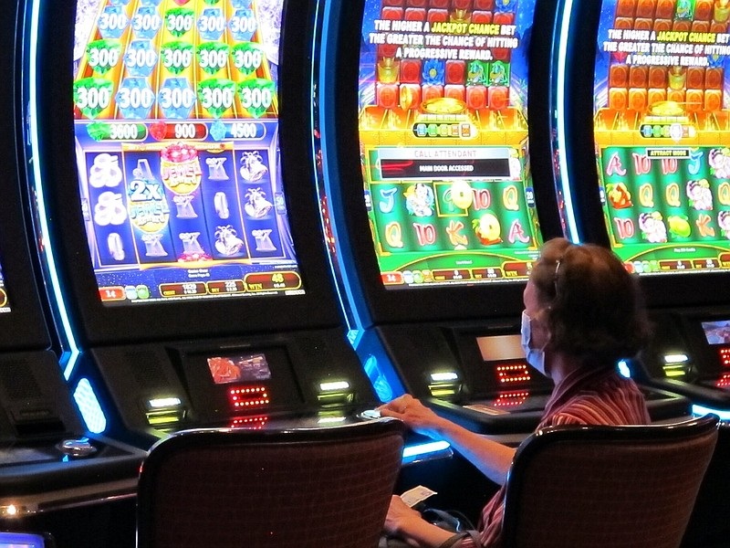 The Effect of Jackpots on Player Behavior and Casino Profits